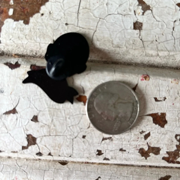 NEW “I dissent” RBG feminist enamel pin - Picture 3 of 3